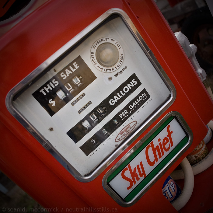 Sky Chief gas pump, close-up