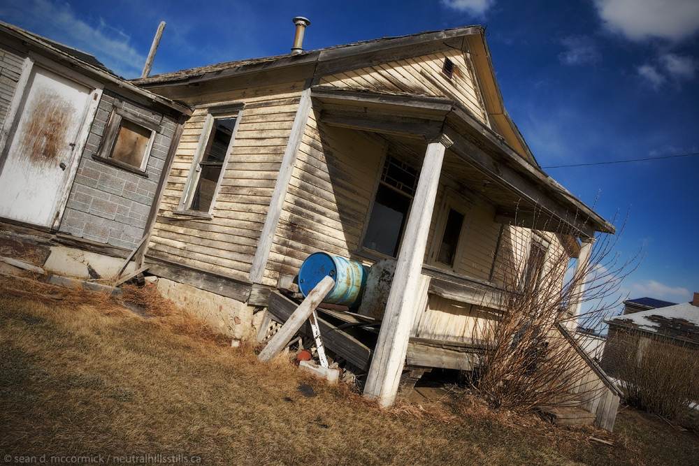 Abandoned home, Chinook AB, 2 of 2