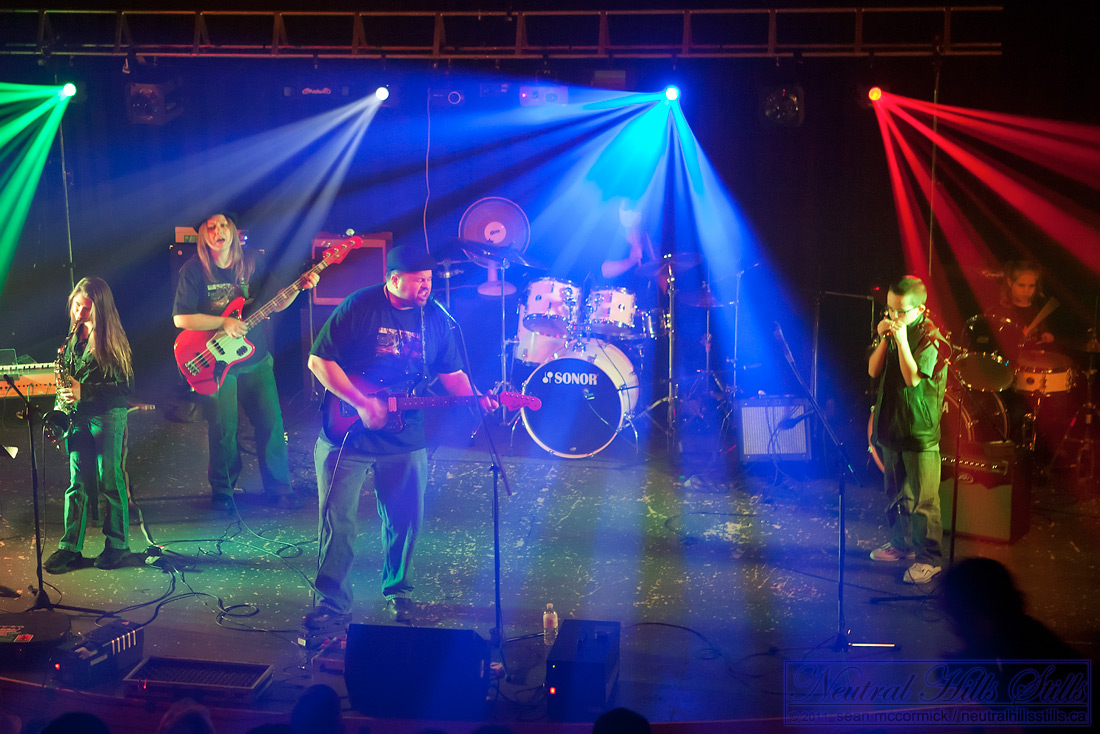 attle of the Bands 2011: "C'mon, get happy!"
