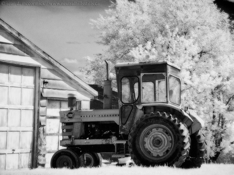 Massey 100 parked in Monitor AB