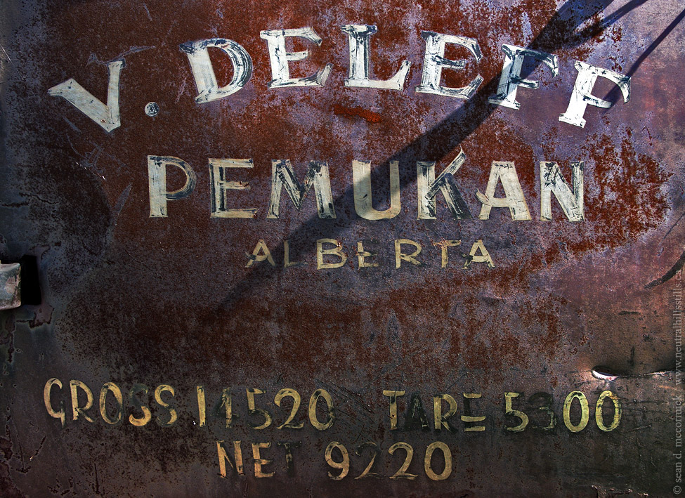 V. Deleff, Pemukan, Alberta