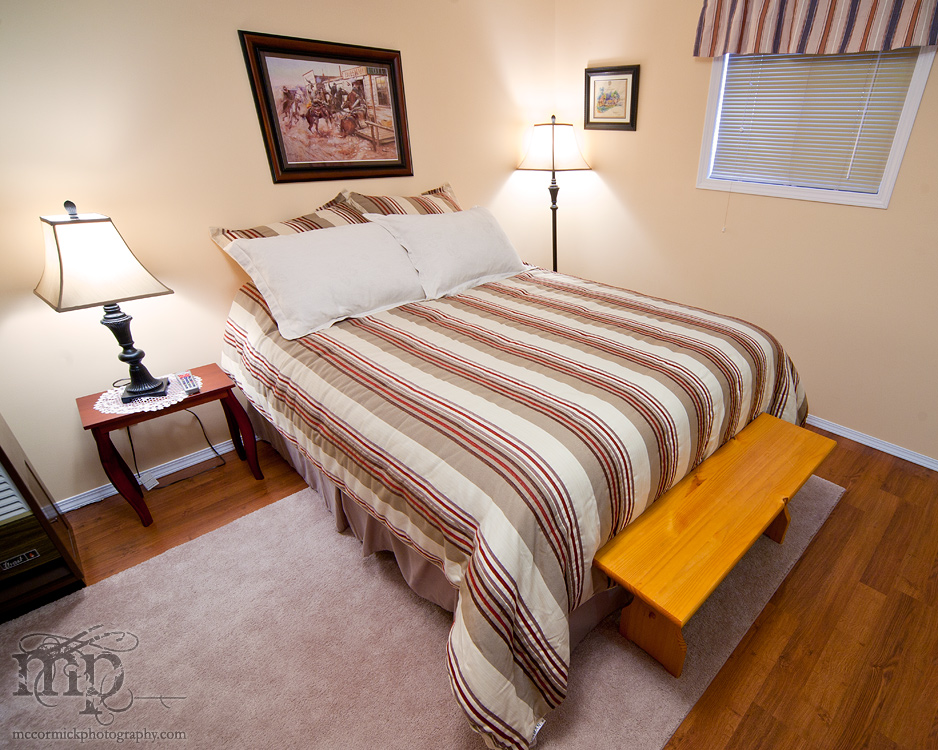 Acadia Valley B&B: Comfy bed