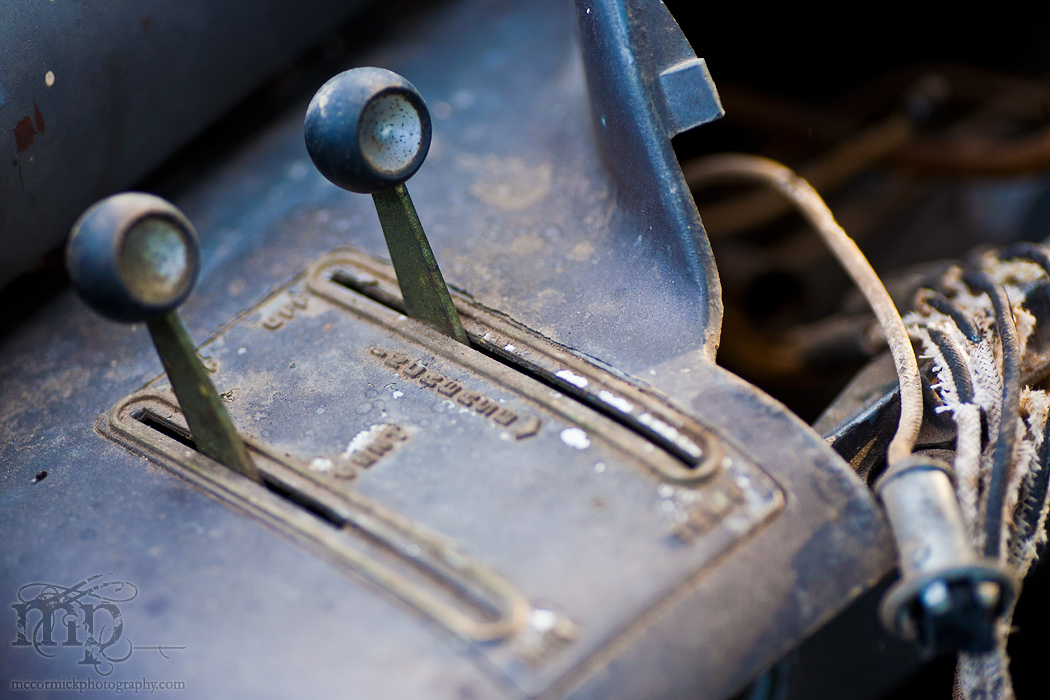 1950s Ford Meteor Customline: Close-up of controls
