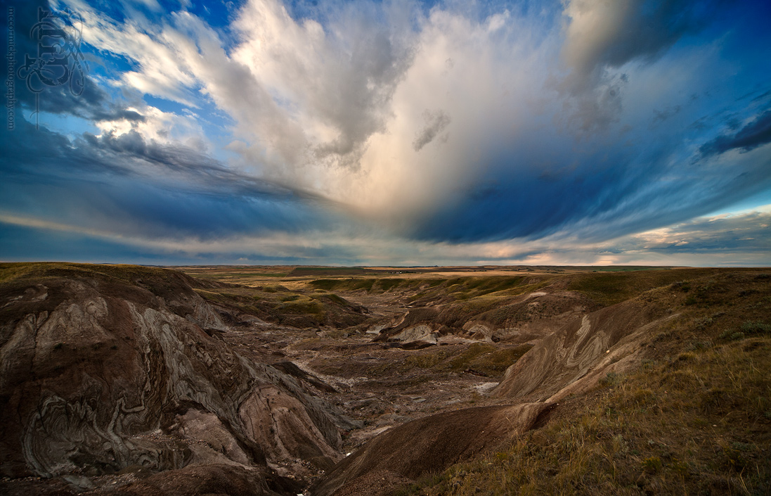 Monitor Mud Buttes 2011: Storm coming in from the south [Colour]