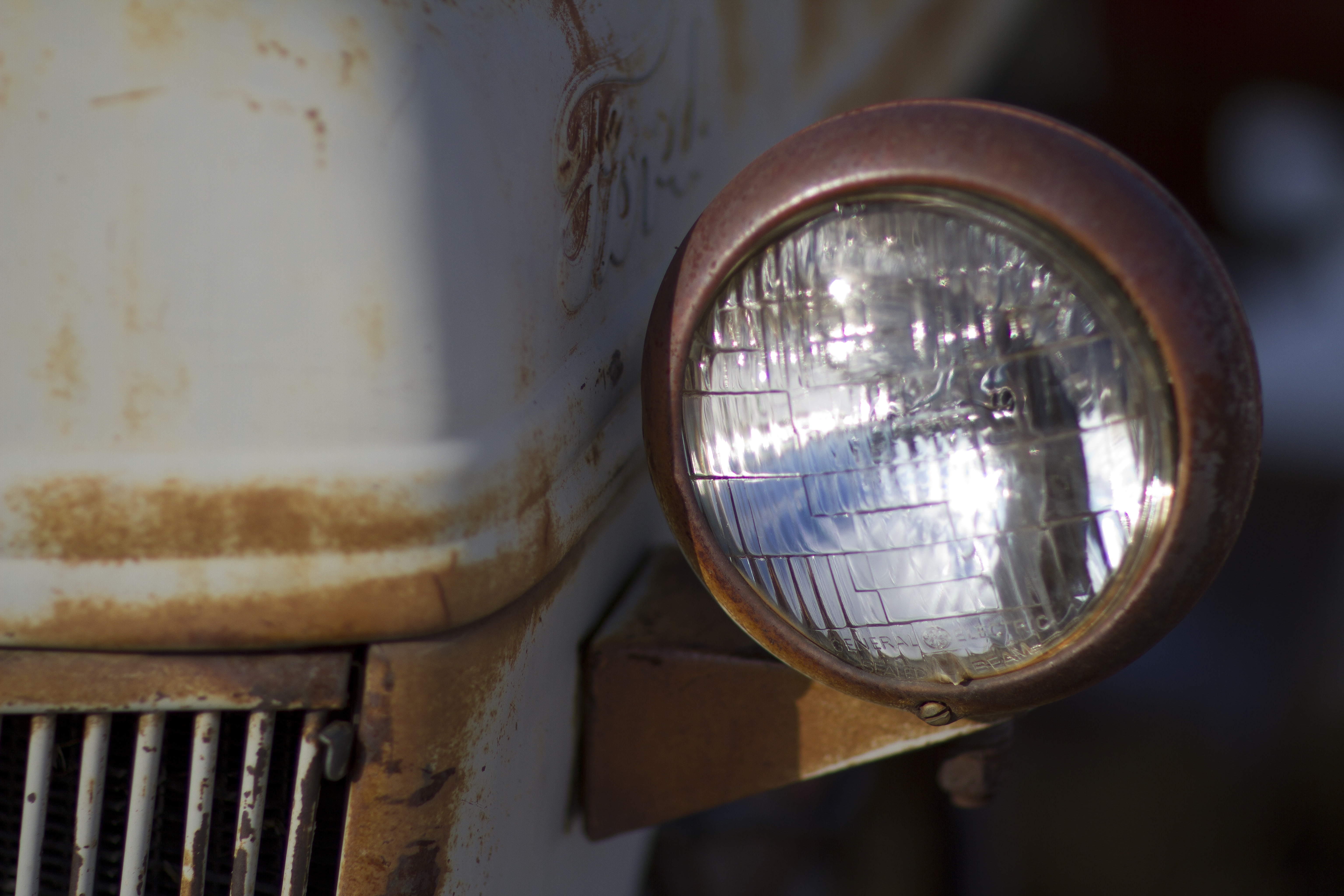 Ford Lamp: Canon EF 85mm f/1.2 L USM @f/1.2