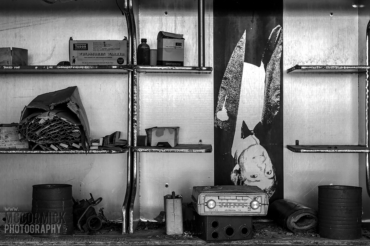 Gonna put you on the radio. Gonna make you a star.