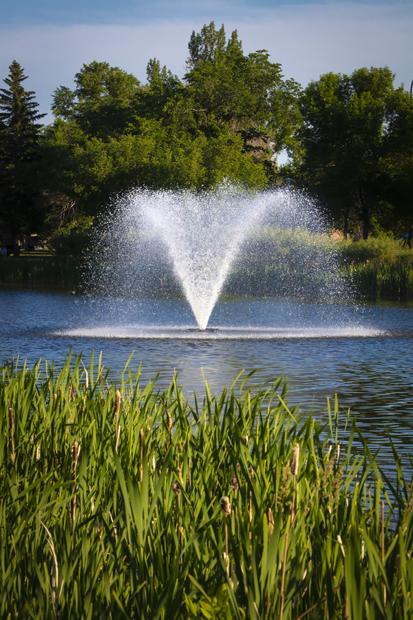Fountain, Portrait View, Kinsmen Lake, Strathmore, Alberta, June 20, 2021