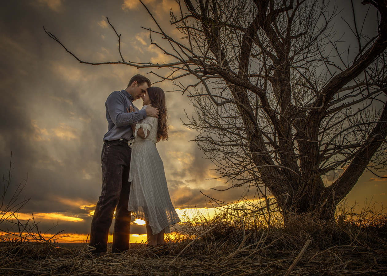 Engagement Shoot, 2022-05-22, That Tree, Vignette