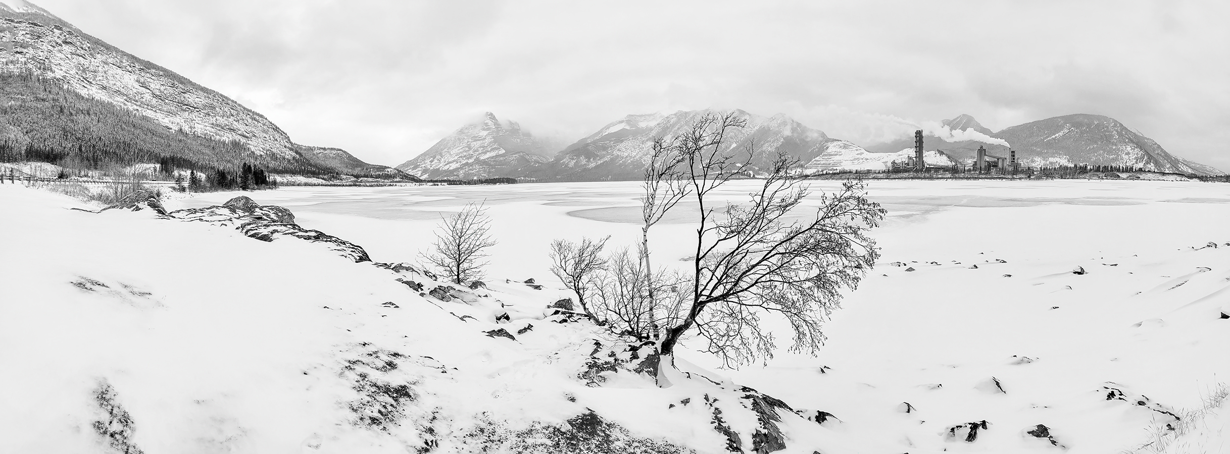 Lac des Arcs on a damn cold day, Panoramic, Bow Valley Provincial Park, Alberta, 2022-11-06