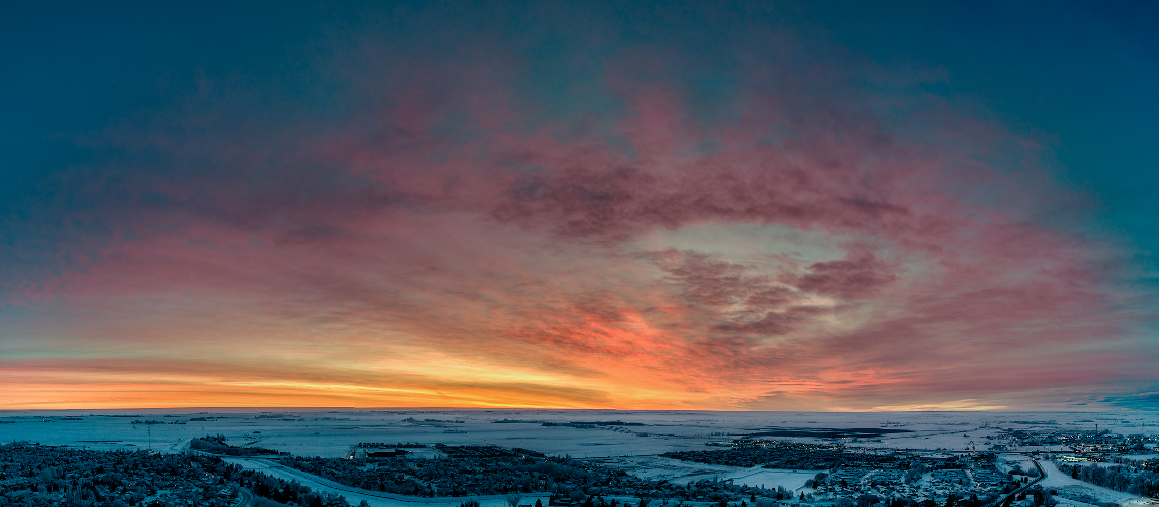 Brief Signs of Life as the Sun Rises, Strathmore, AB, 2022-01-12