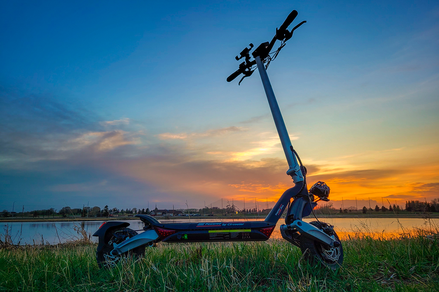 Circooter E-scooter Sunset, Gray Park, Strathmore, Alberta. 2023-05-03