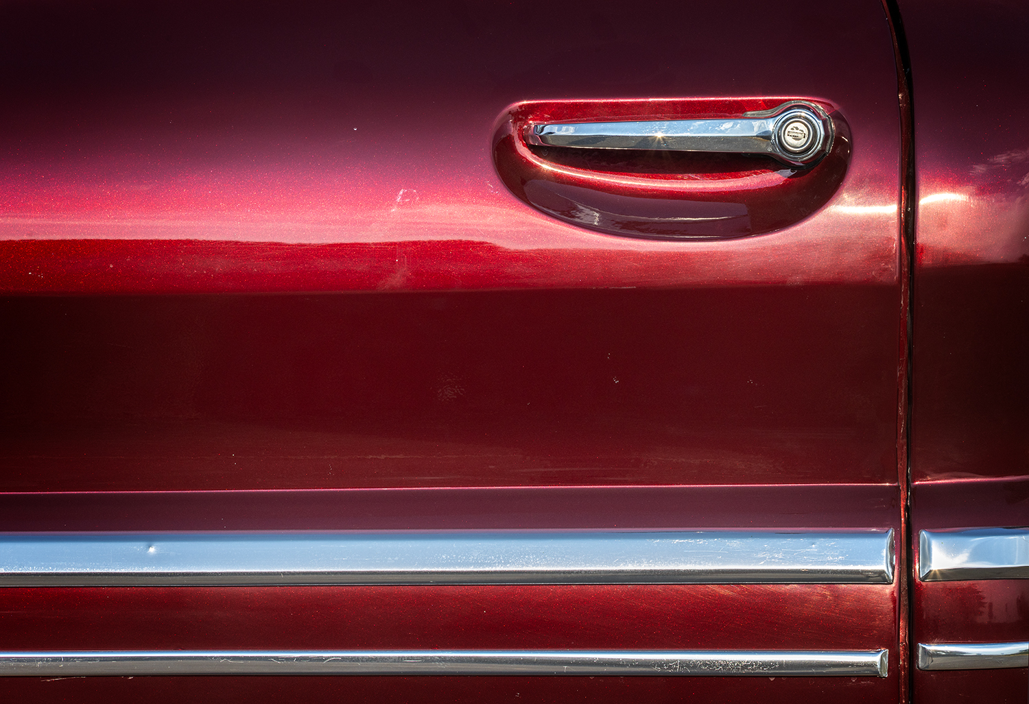 Getting a handle on it, Strathmore Cruisers Meetup, A&W Parking Lot, Strathmore, Alberta. 2023-07-20