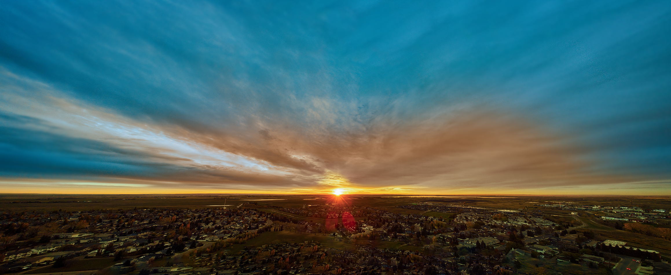 Sunrise from 120m Thomas Drive and Thornbriar Green, Strathmore, Alberta, 2023-10-16