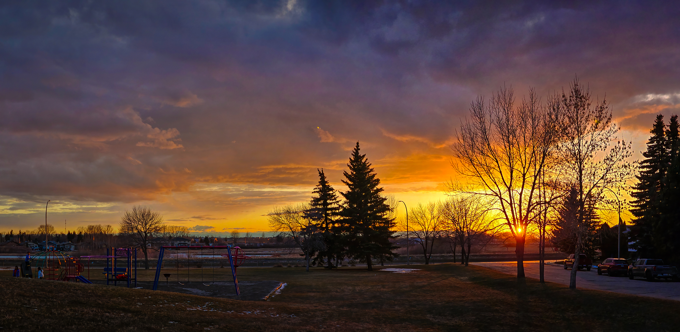 Last light of the day, Thornbriar Green, Strathmore, AB, 2024-04-07