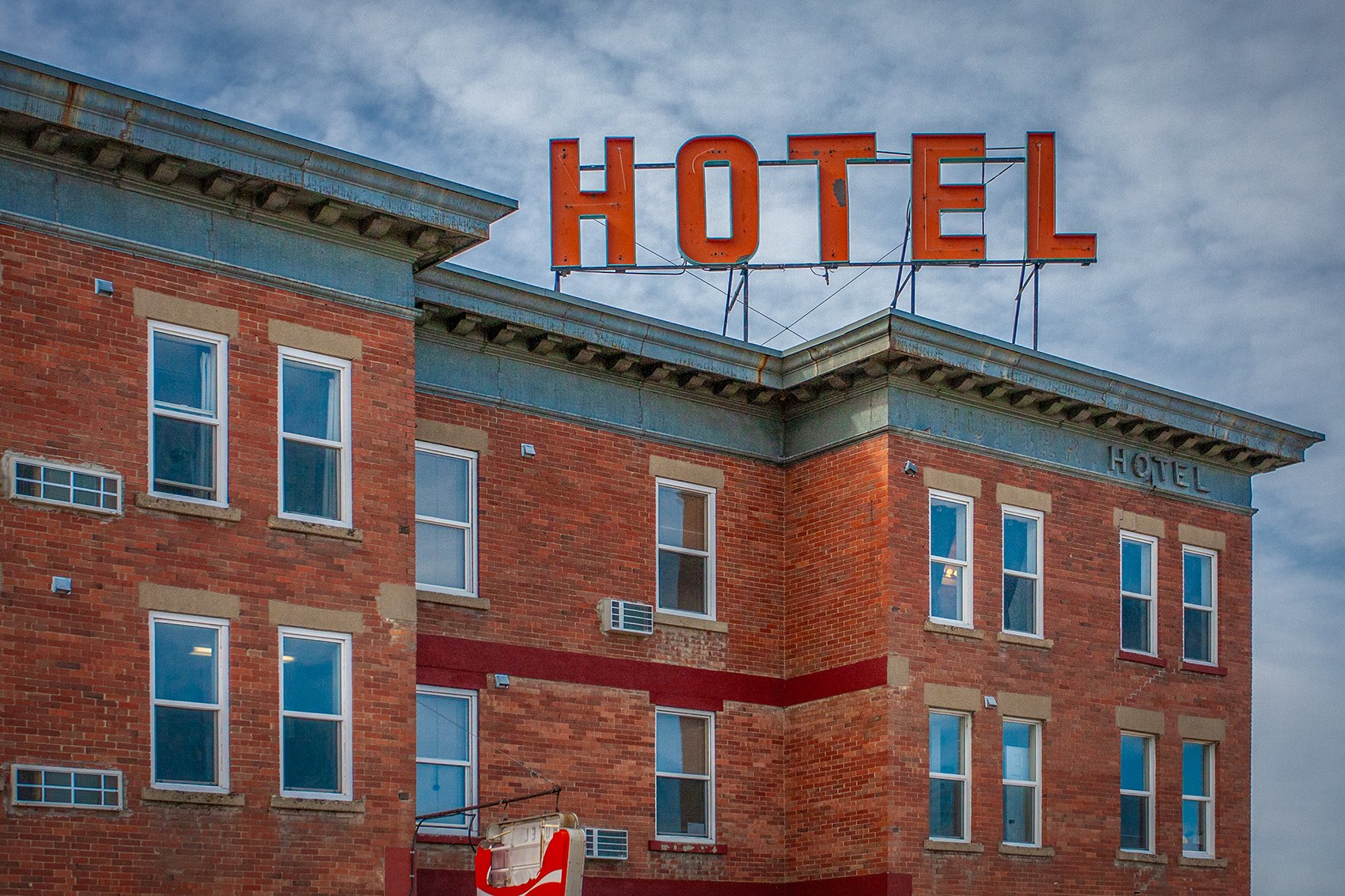 No Tell Hotel, Bassano, AB, 2024-04-13