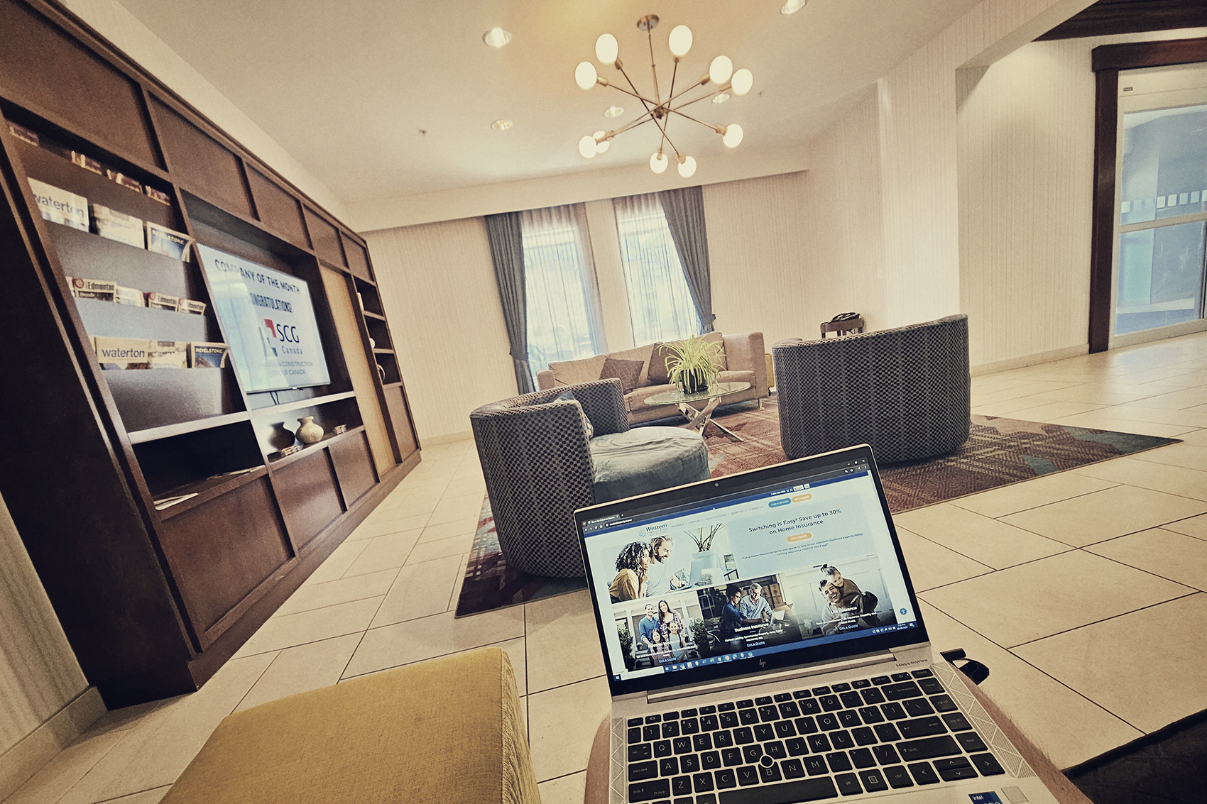 Remote worker, Holiday Inn Convention Centre Edmonton South, Edmonton, Alberta, 2024-05-09