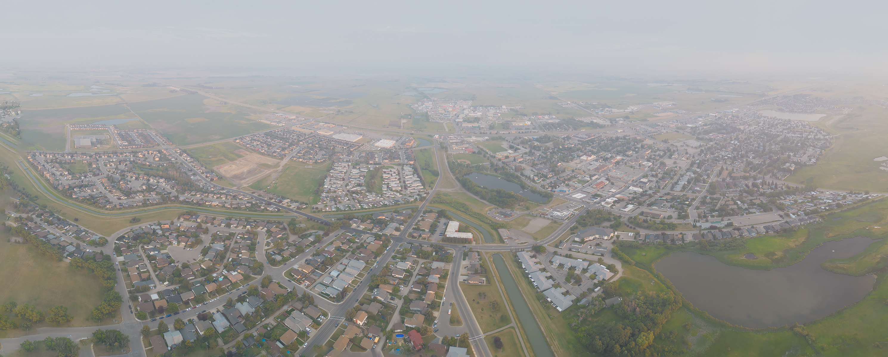 Looking south through the smoke haze, Strathmore, AB, 2024-07-25