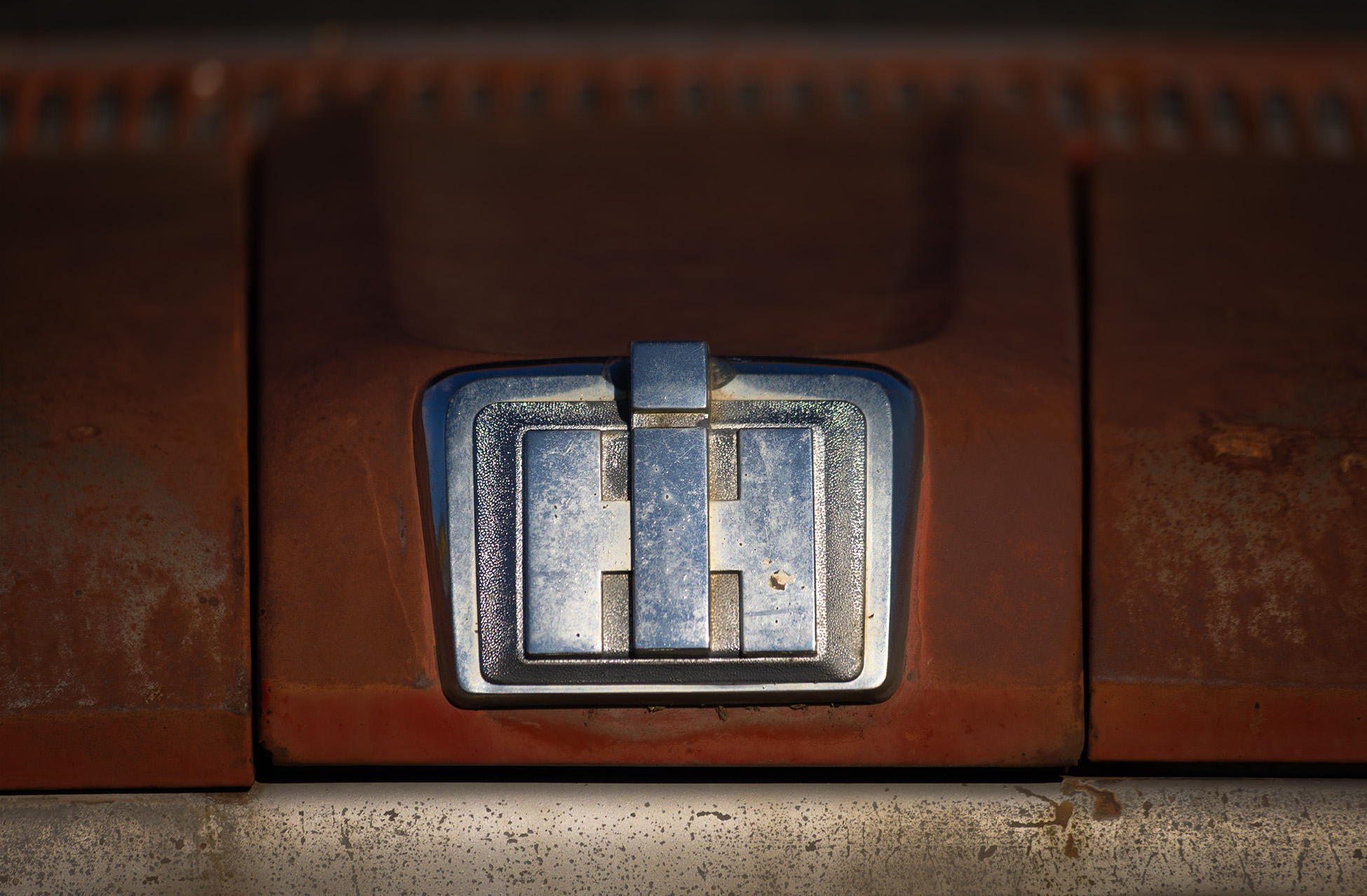 Bad OCD moment, Sunnyridge Farm, Kirriemuir, AB, 2026-04-04