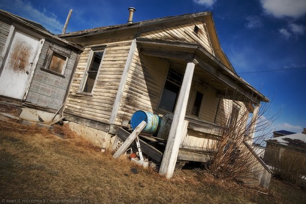 Abandoned home, Chinook AB, 2 of 2