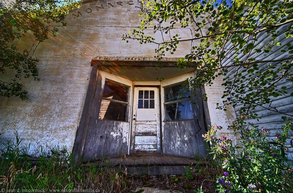Entrance, Monarch Garage, Est 1917, Loverna SK
