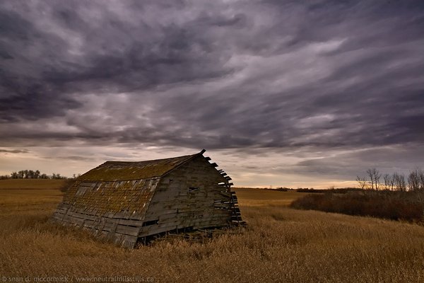 Old Barn East of Veteran: I've Fall & I Can't Get Up!