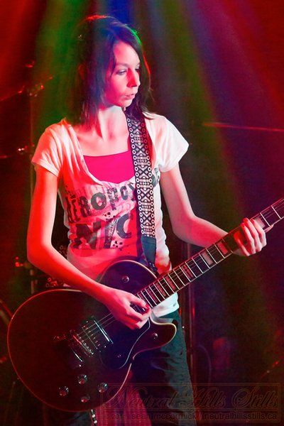 attle of the Bands 2011: Girls with Guitars