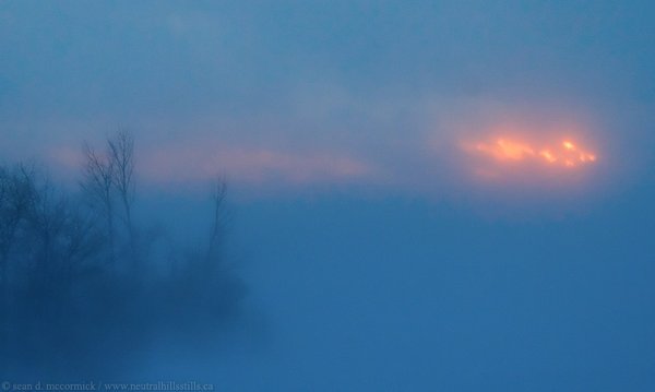 Sliver of sunset thru blowing snow, Jan 10, 2009