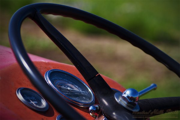 Massey 65 steering wheel and instrument panel
