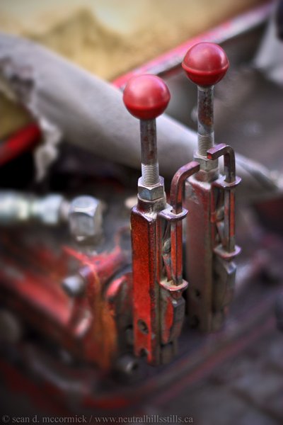 Massey 65: Hydraulic controls