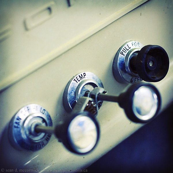 Wotta buncha knobs