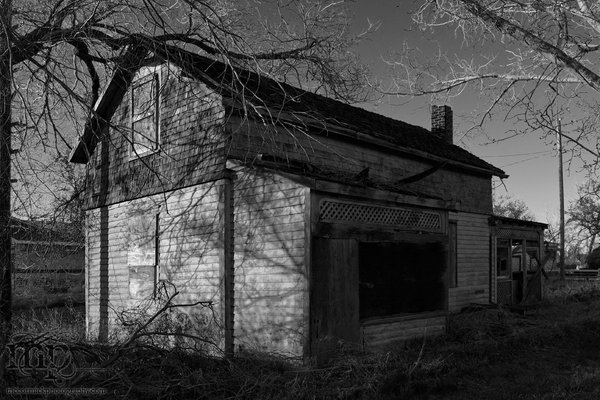 Little yellow house, Monitor AB