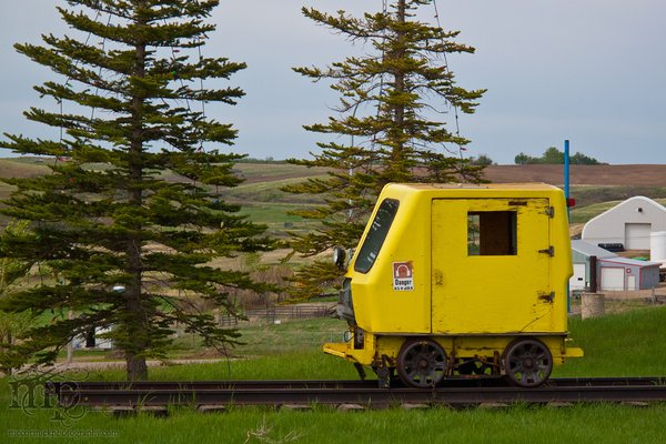 GC2ATE6 / Riding the Rails: Little yellow rail car [2 of 4]