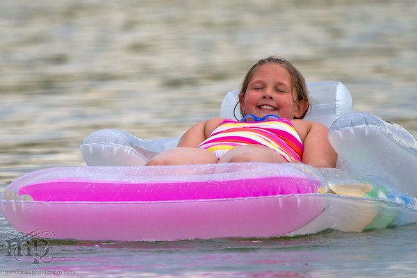 Capt Ayre Lake 2011: Ashlyn chillin'
