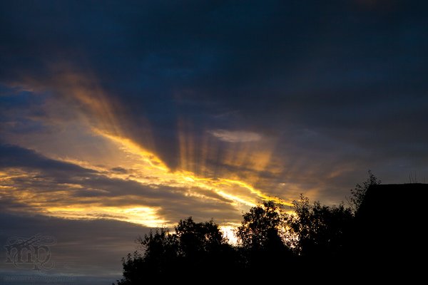 Sunrise, Aug 27, 2011: The Langoliers are coming!