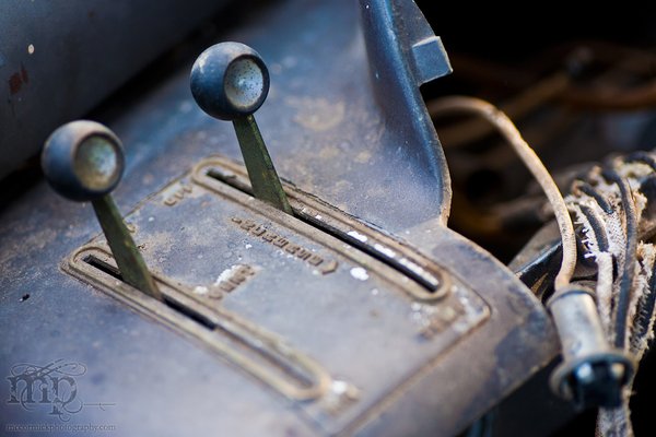 1950s Ford Meteor Customline: Close-up of controls