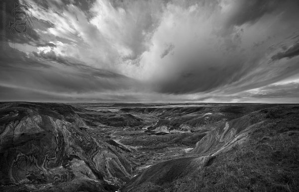 Monitor Mud Buttes 2011: Storm coming in from the south [B&W]