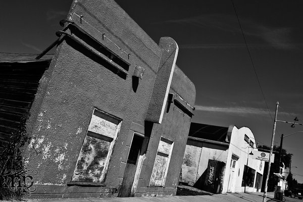 Streamline Moderne in Chauvin, Alberta