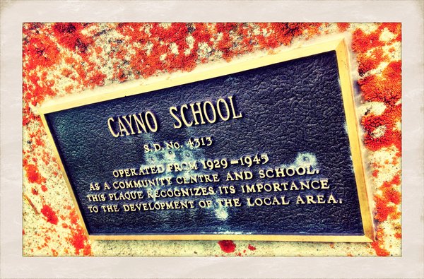 Walk to Cayno School : Commemorate This