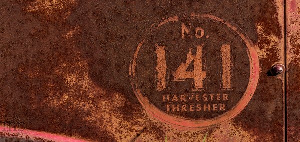 I-H / McCormick : No. 141 Harvester / Thresher : Number Badge