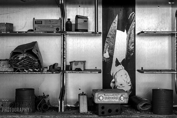Gonna put you on the radio. Gonna make you a star.