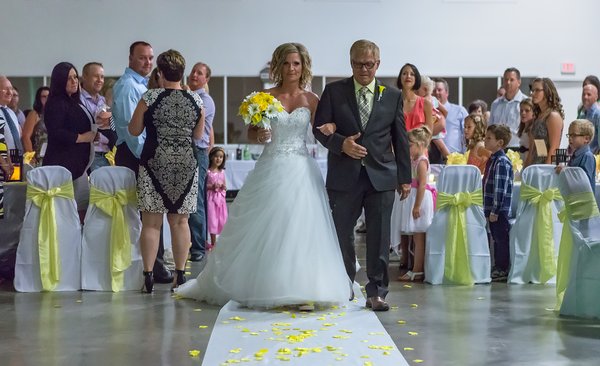 Kukurudza Wedding : Down the aisle