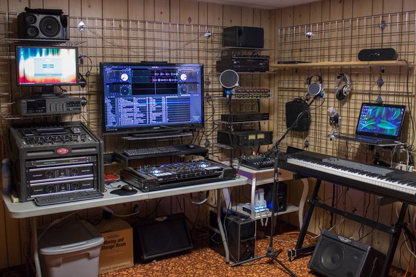 Podcasting Suite Dec 2014