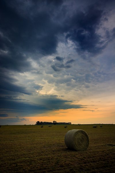 Gathering Storm, North Edge, Strathmore, Alberta, july 02, 2021