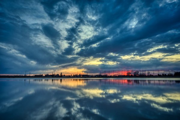 Gray Pond, Wide - HDR Test (Luminar Aurora) - 2022/04/28