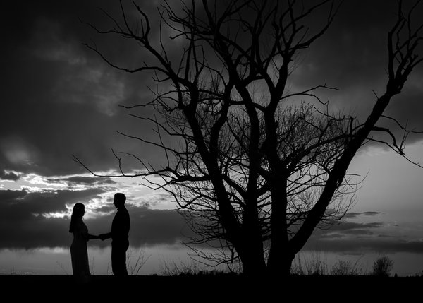 Engagement Shoot, 2022-05-22, Dark Moment, B&W, Vignette