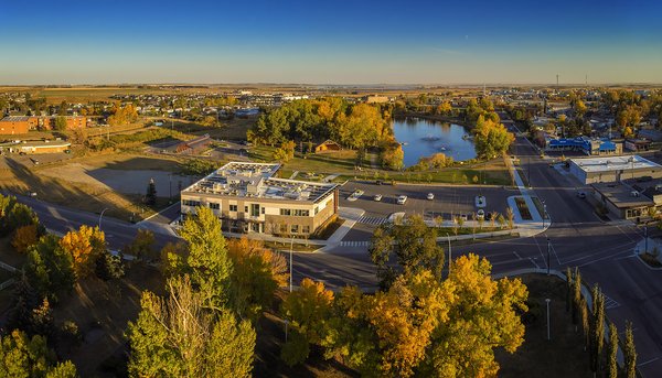 Aerial View of Municipal Building from North, Kinsmen Park, Strathmore, Alberta, 2022-10-03