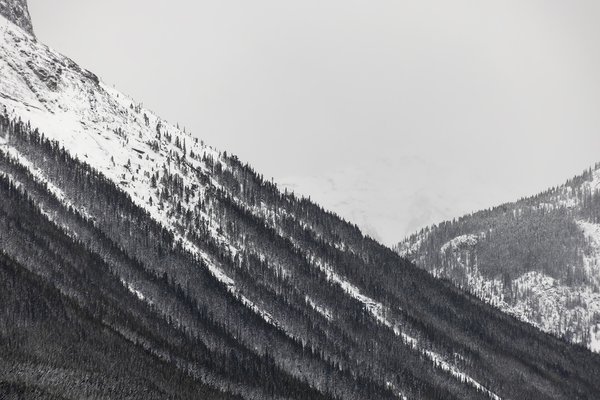 Everyone has an angle, Les Trois Soeurs, Canmore, AB, 2022-11-05