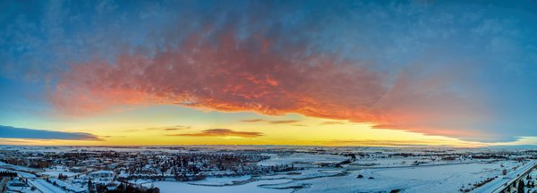 Splash of red, Sunset, Strathmore, AB, 2022-11-13