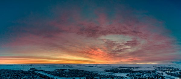 Brief Signs of Life as the Sun Rises, Strathmore, AB, 2022-01-12