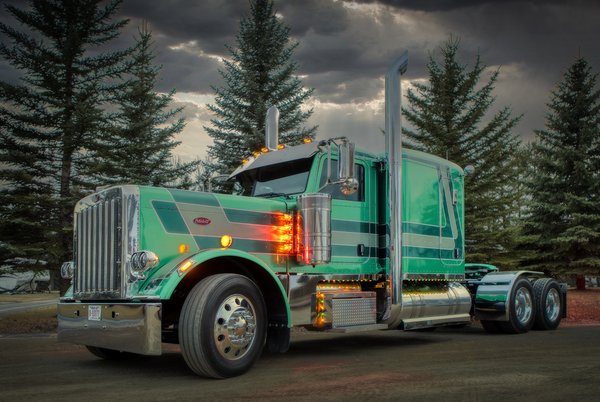 2005 Peterbilt Show Truck, Side Profile 01, Spruce Grove, Alberta, 2023-04-21